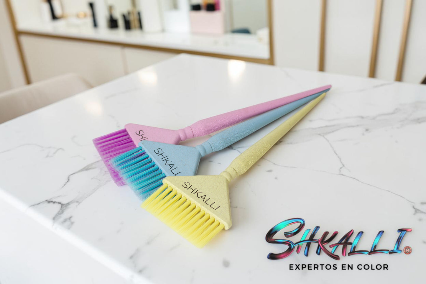 hermosa brocha para coloración profesional, resistente a químicos de salon.